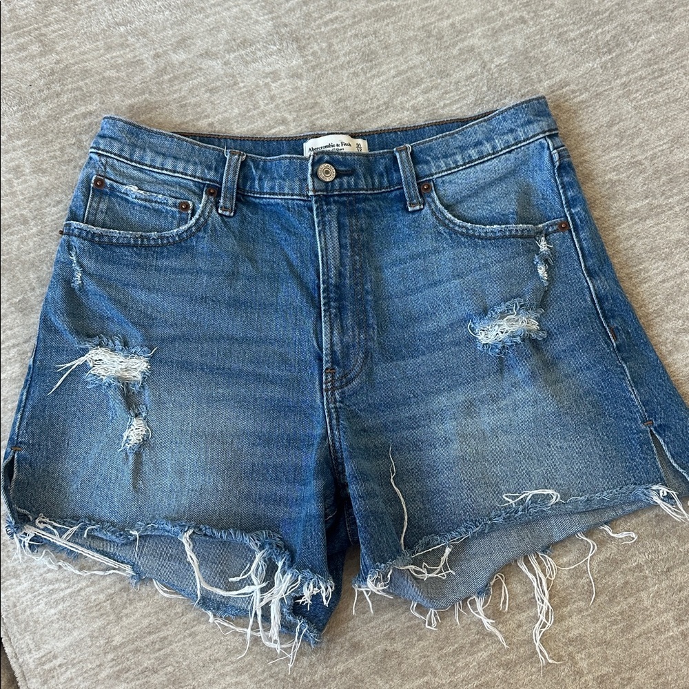 Abercrombie & Fitch 4” High Rise Shorts